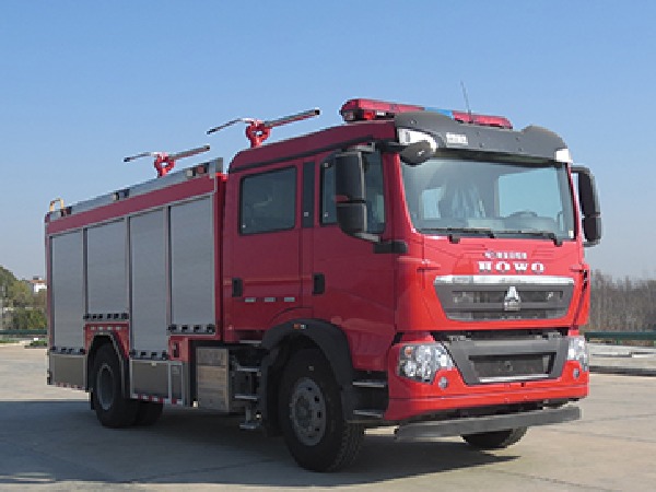 豪沃 4 噸干粉消防車(chē)