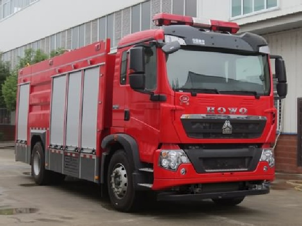 重汽豪沃單排座消防車