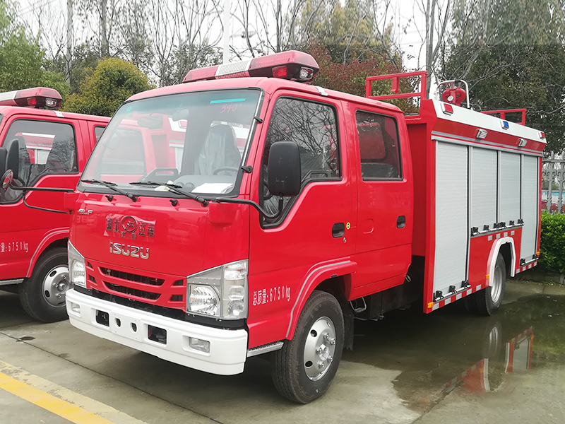 五十鈴 3 噸泡沫消防車(chē)